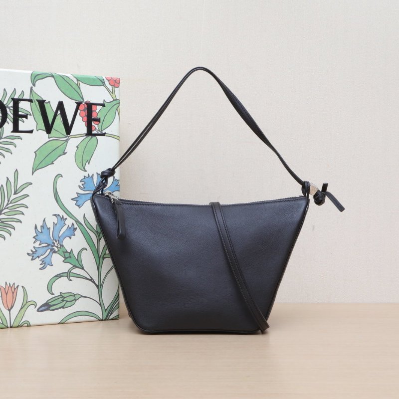 LOEWE HammockHobo浮雕字謎迷你黑色牛皮銀扣肩背包-0