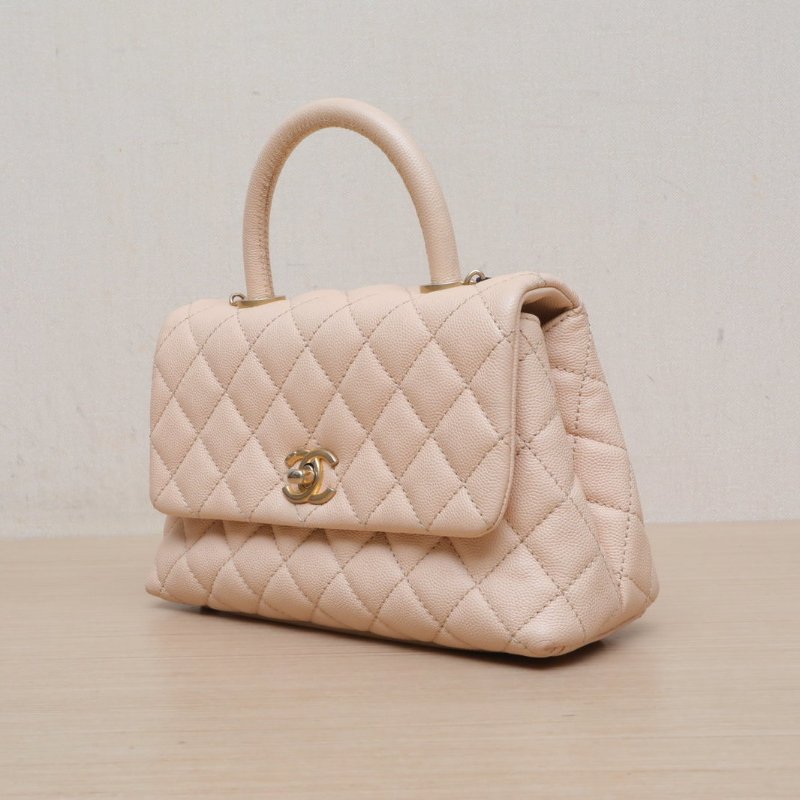 CHANEL CocoHandle小號24奶茶色荔枝牛皮24開金扣肩背包-4