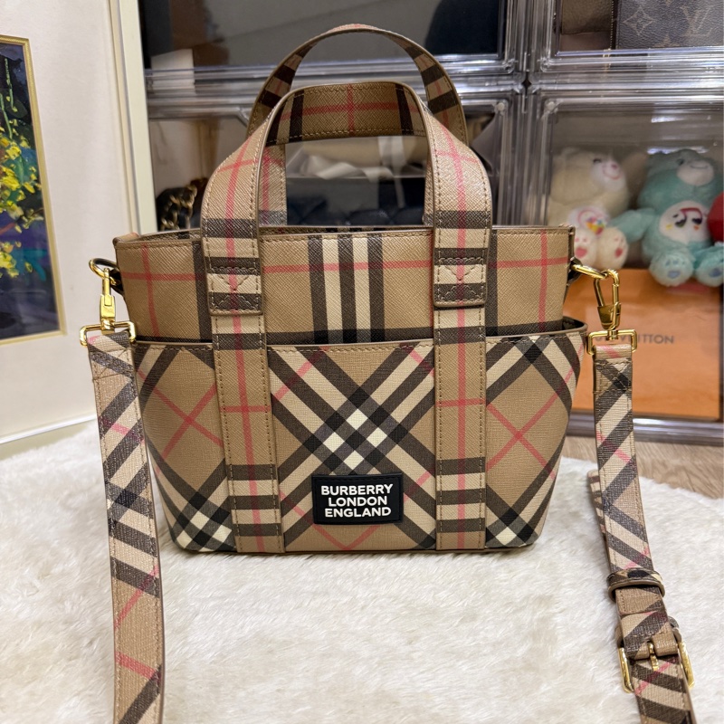好看好用的Burberry 防刮 防潑水 托特 斜背包-1