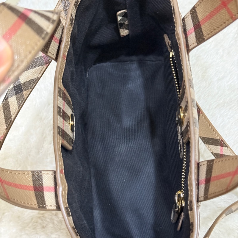 好看好用的Burberry 防刮 防潑水 托特 斜背包-6