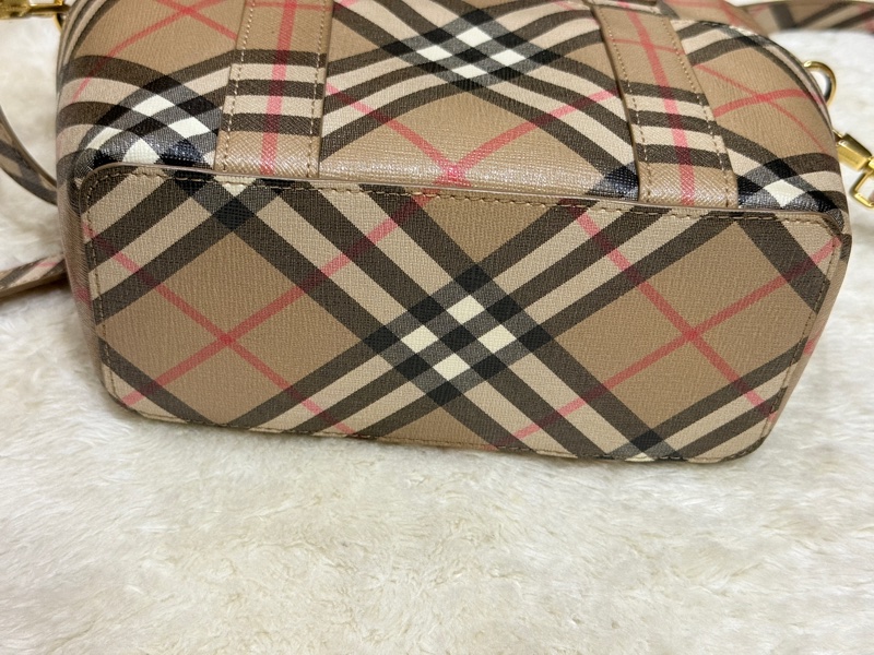 好看好用的Burberry 防刮 防潑水 托特 斜背包-13