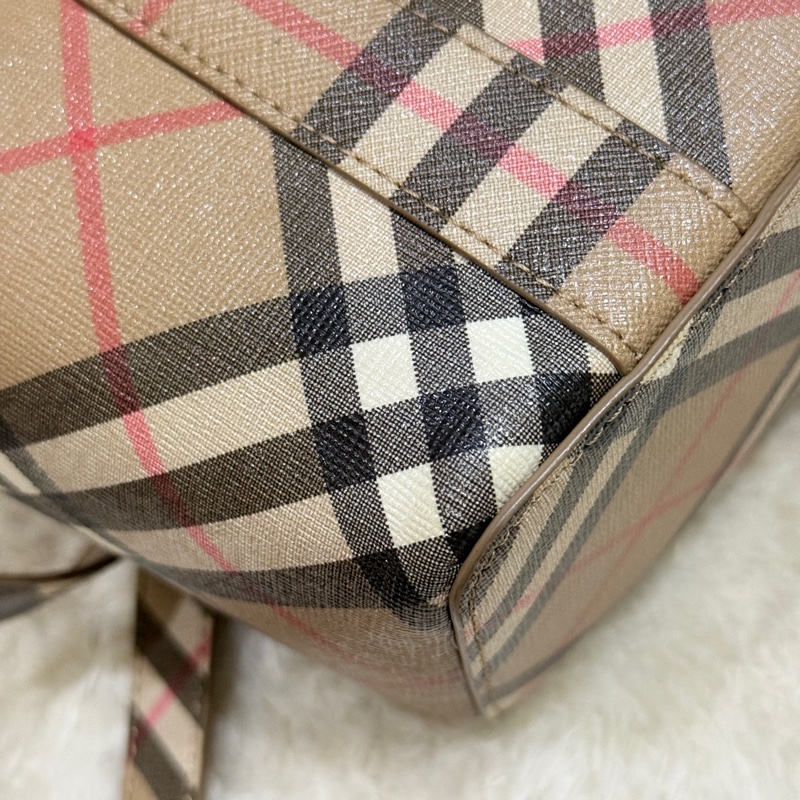 好看好用的Burberry 防刮 防潑水 托特 斜背包-15