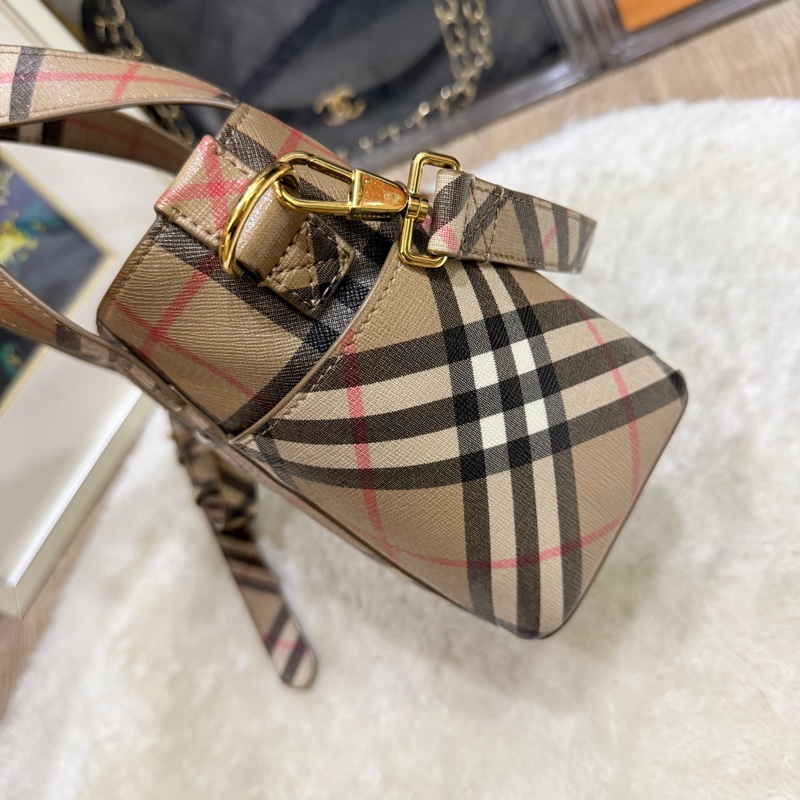 好看好用的Burberry 防刮 防潑水 托特 斜背包-16