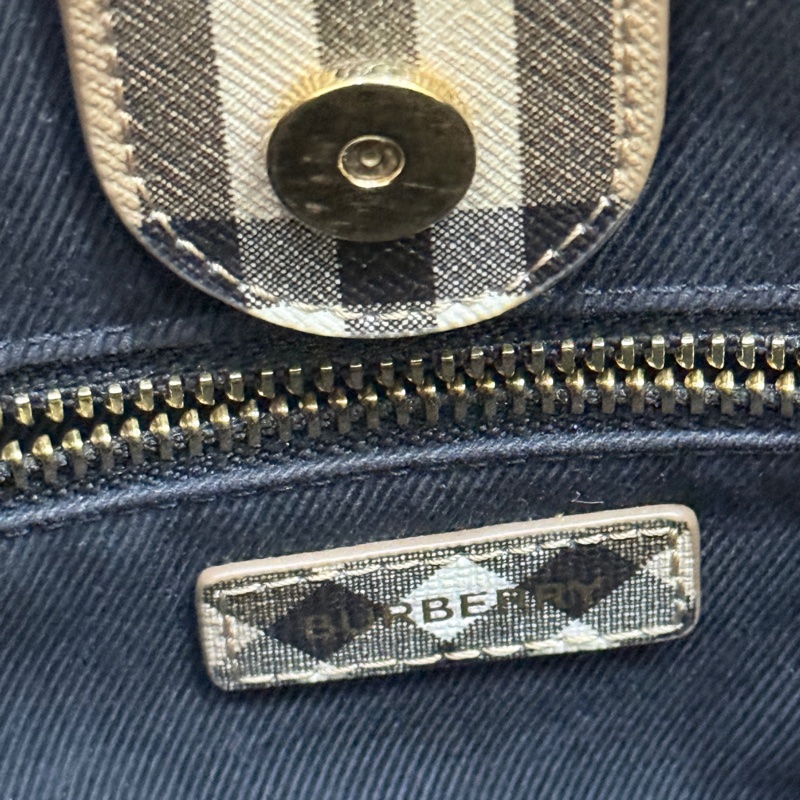 好看好用的Burberry 防刮 防潑水 托特 斜背包-21