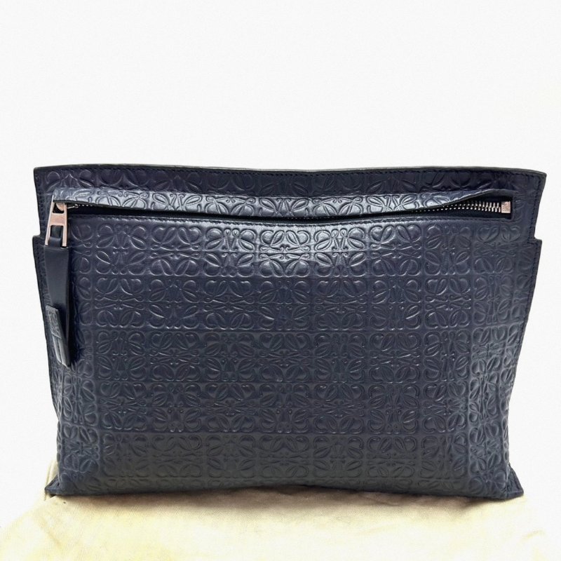 LOEWE 午夜藍浮雕滿logo手拿包30*20*4.5 98新配件塵袋-0