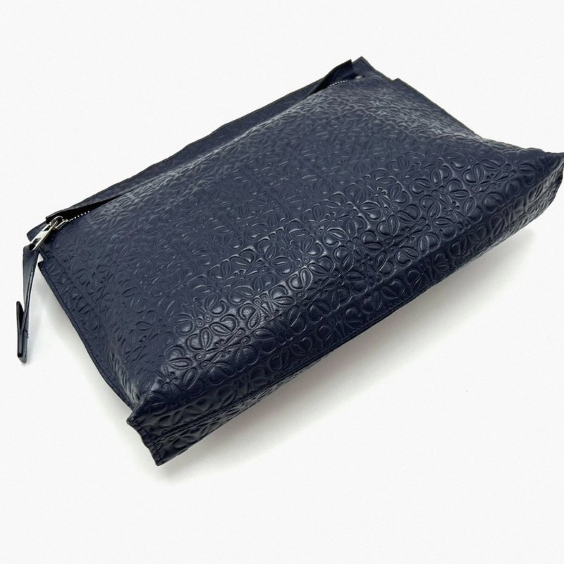 LOEWE 午夜藍浮雕滿logo手拿包30*20*4.5 98新配件塵袋-1