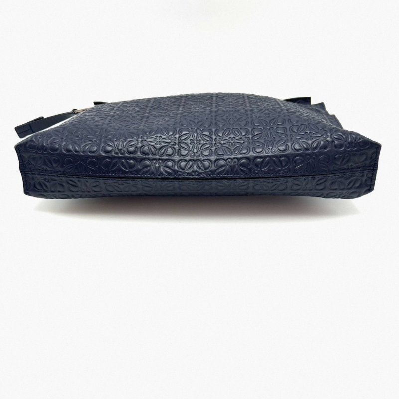 LOEWE 午夜藍浮雕滿logo手拿包30*20*4.5 98新配件塵袋-4