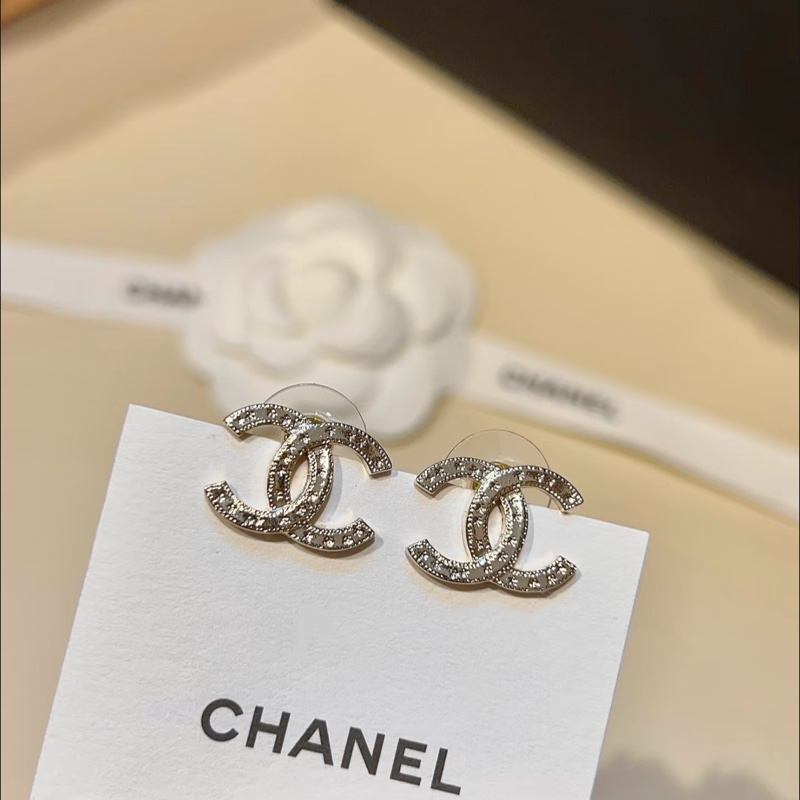 Chanel 香奈兒 雕刻 金屬雙C 針式耳環 經典雙C logo-2