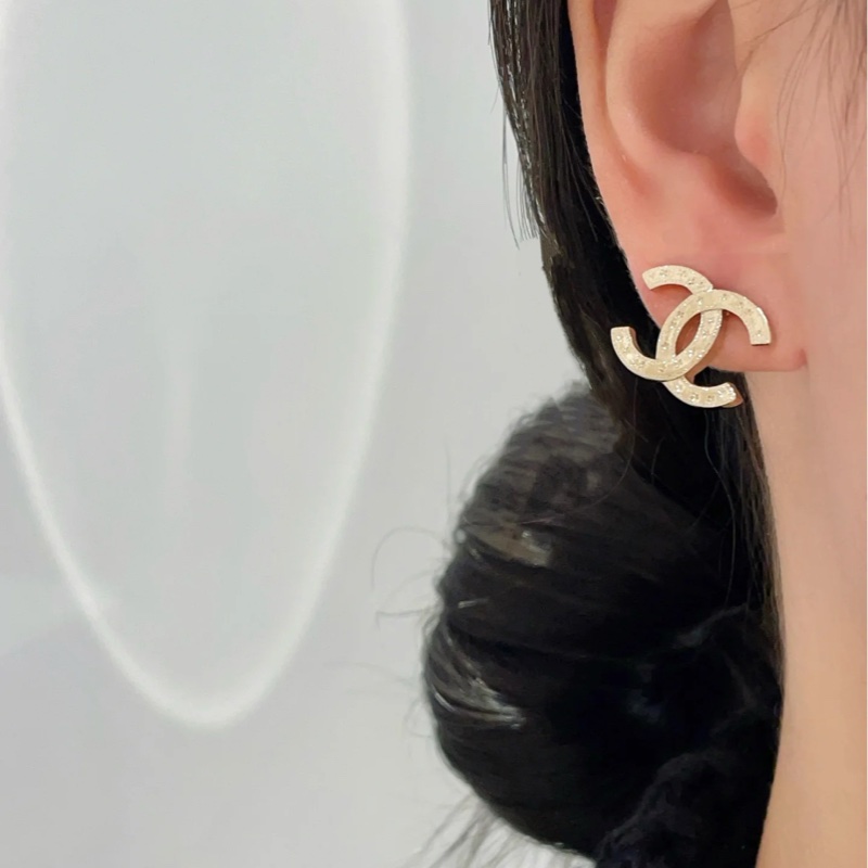 Chanel 香奈兒 雕刻 金屬雙C 針式耳環 經典雙C logo-3