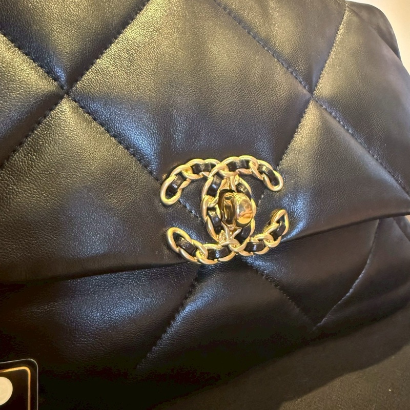 🖤 CHANEL 香奈兒｜黑色菱格紋 羊皮 CHANEL 19（30 開）-2