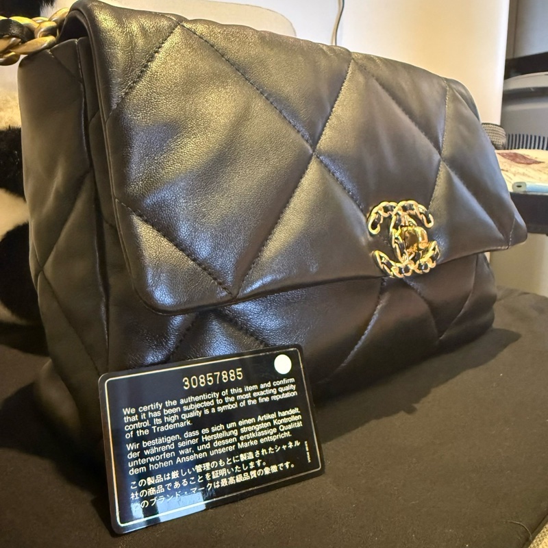 🖤 CHANEL 香奈兒｜黑色菱格紋 羊皮 CHANEL 19（30 開）-15