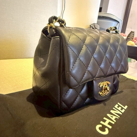 CHANEL CF 17 方胖子｜黑色羊皮｜淡金扣｜晶片款（正品）