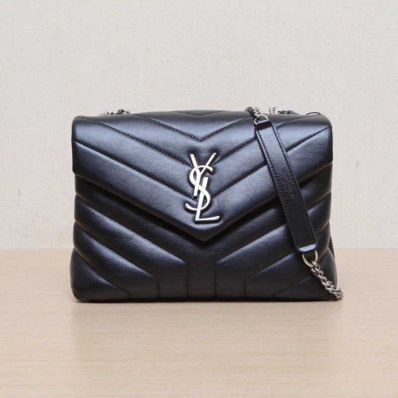 SAINT LAURENT LOULOU小號23Y縫黑色牛皮銀扣肩背包-1