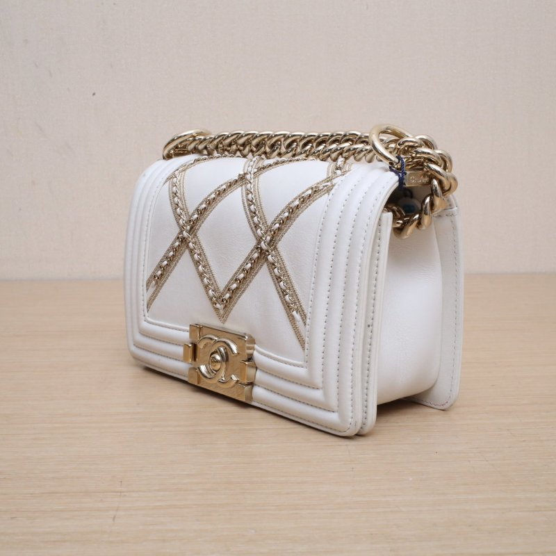 CHANEL Leboy小號20.5白色牛皮晶片開金扣肩背包-4