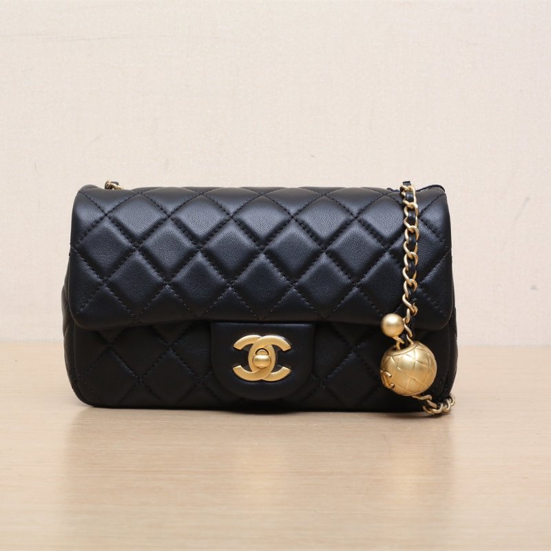 CHANEL CF口蓋包大Mini20黑色羊皮晶片開金扣金球調節扣肩帶肩背包-1