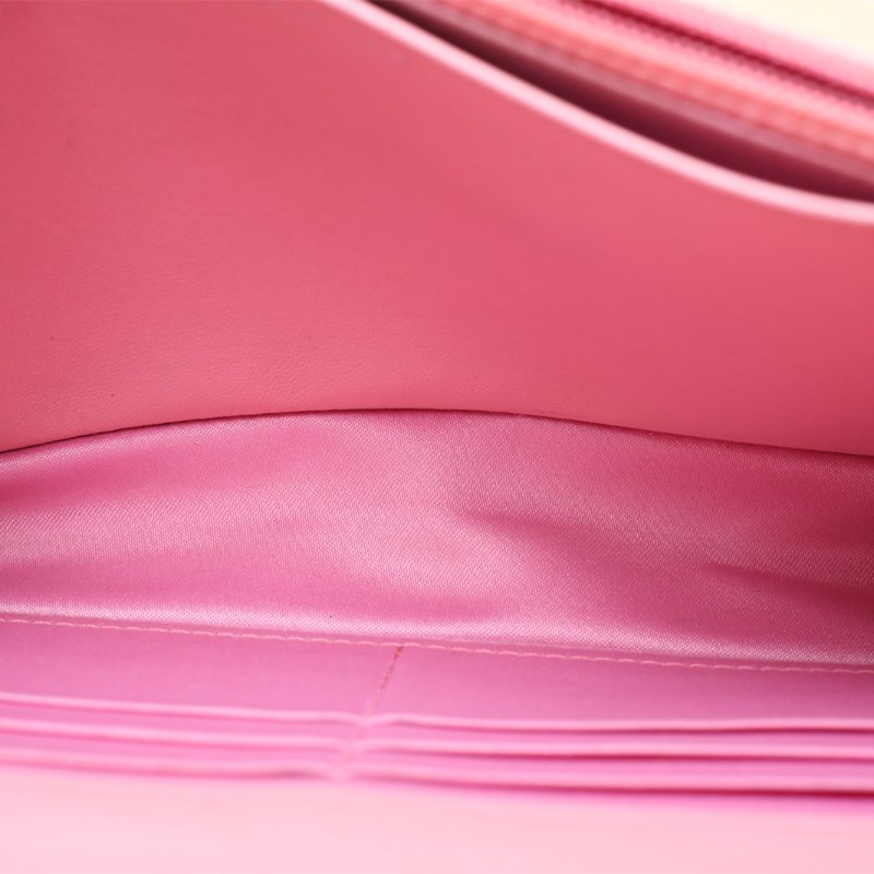 CHANEL CFWOC19粉色牛皮16開銀扣山茶花壓紋肩背包-2