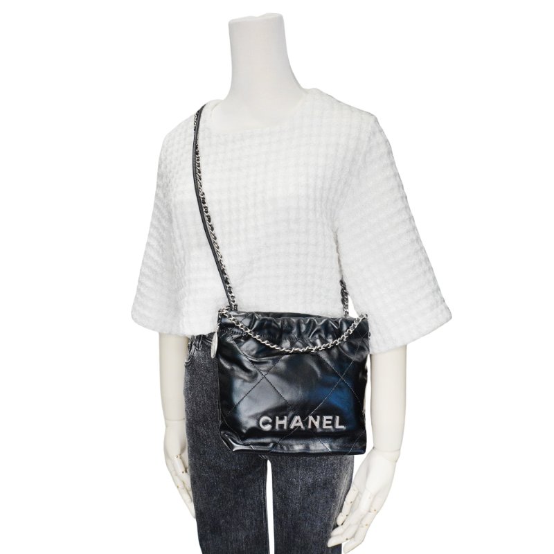 Chanel 22 Mini Bag 銀logo菱格縫線小牛皮斜背包(AS3980-黑)-5