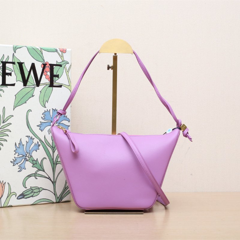 LOEWE 紫色牛皮Cubihobo腋下包肩背包-0