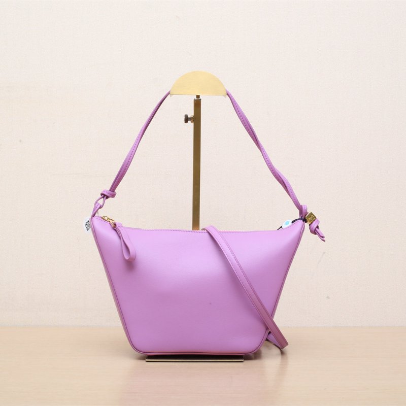 LOEWE 紫色牛皮Cubihobo腋下包肩背包-1