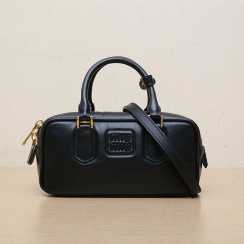 MIU MIU Arcadie小號22黑色牛皮肩背包