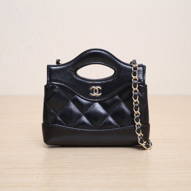 CHANEL 31Bag超Mini13黑色羊皮鐳射標金扣菱格紋肩背包-1