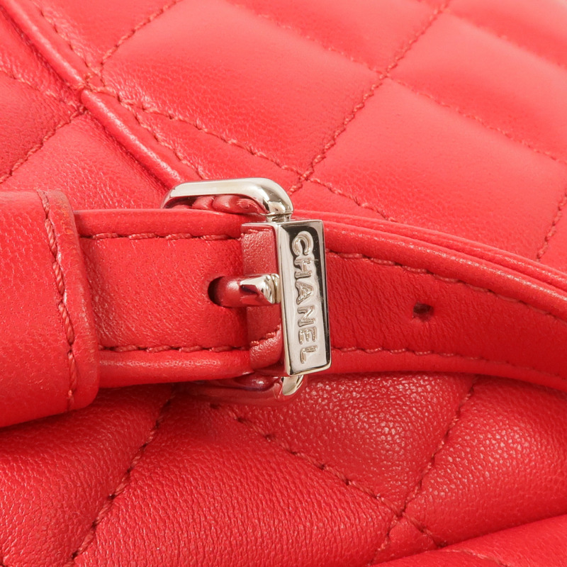 CHANEL 羊皮皮革Urban Spirit銀扣背包-9