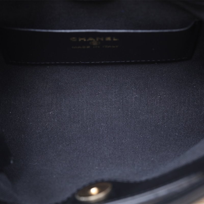 CHANEL 31BagNano橫版20.5黑色羊皮鐳射標金扣肩背包-3