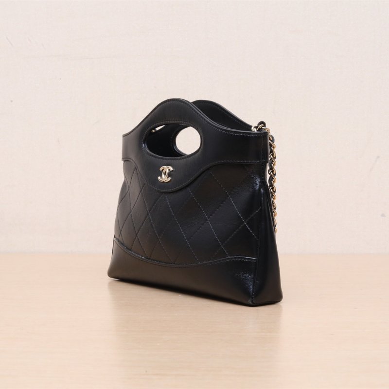 CHANEL 31BagNano橫版20.5黑色羊皮鐳射標金扣肩背包-4