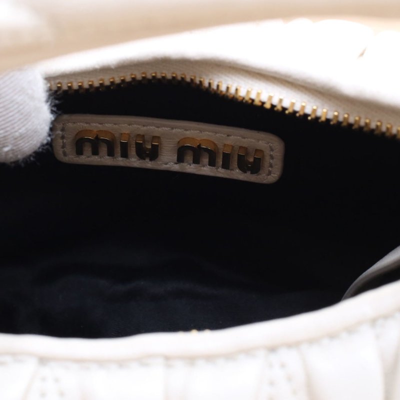 MIU MIU Matelasse褶皺腋下包HOBO白色羊皮肩背包-2