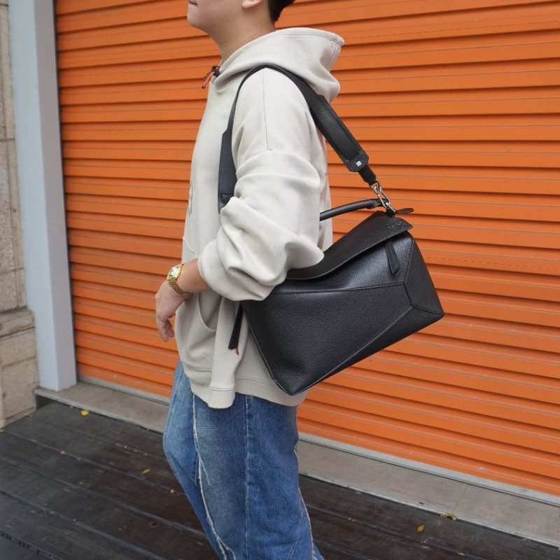 Loewe Large Puzzle 牛皮銀釦手提兩用包(黑)-5