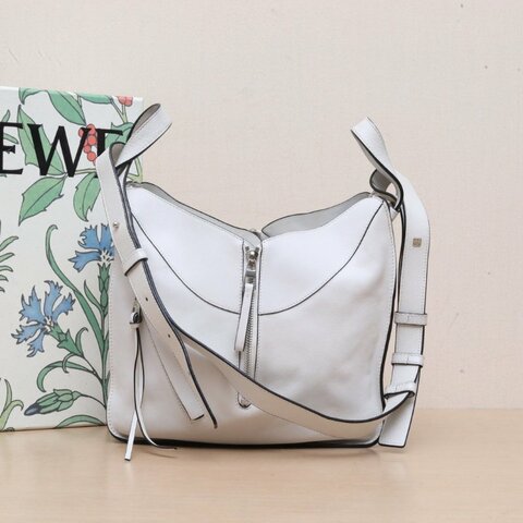 LOEWE Hammock吊床包小號白色牛皮銀扣肩背包