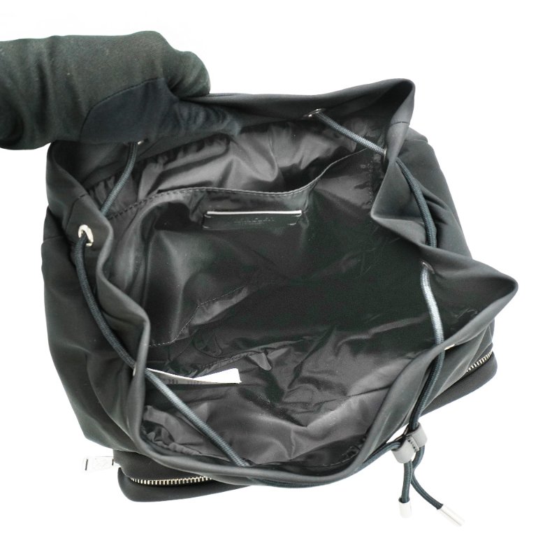 Moncler 尼龍壓釦雙口袋束口後背包(黑)-4