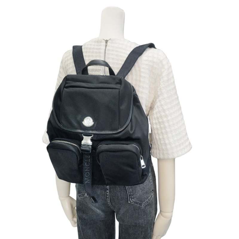 Moncler 尼龍壓釦雙口袋束口後背包(黑)-5