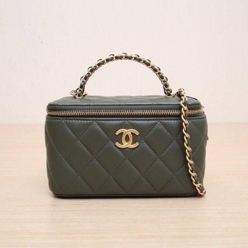 CHANEL 22K手提長盒子化妝包帶鏡子16綠色羊皮鐳射標金扣金屬皮穿手柄肩背包-1