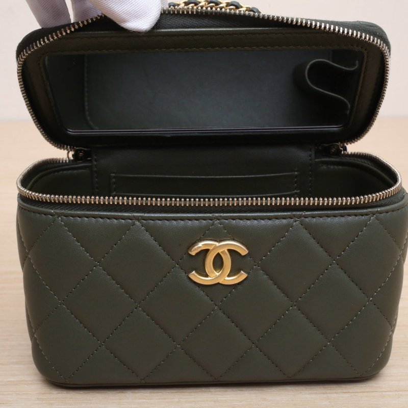 CHANEL 22K手提長盒子化妝包帶鏡子16綠色羊皮鐳射標金扣金屬皮穿手柄肩背包-3