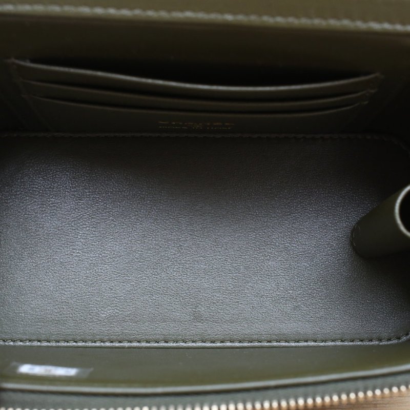 CHANEL 22K手提長盒子化妝包帶鏡子16綠色羊皮鐳射標金扣金屬皮穿手柄肩背包-4