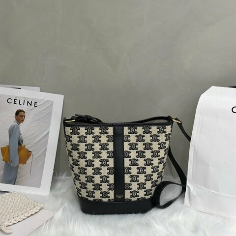 CELINE 刺繡凱旋帆布水桶包 - 小號黑