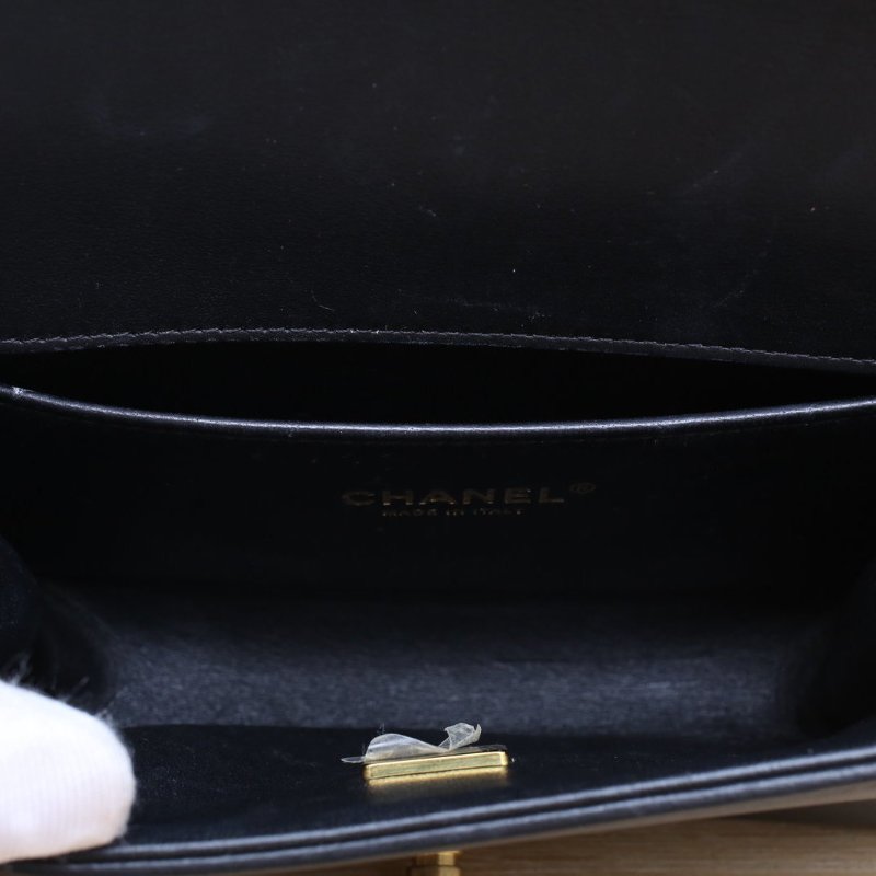 CHANEL Leboy小號20.5黑色牛皮晶片開金扣肩背包-3