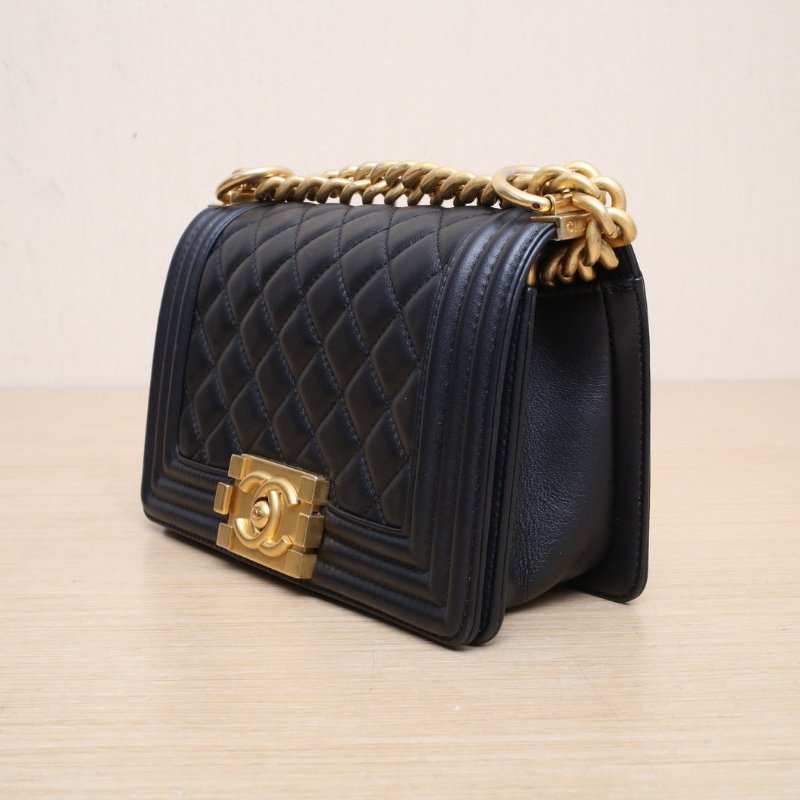 CHANEL Leboy小號20.5黑色牛皮晶片開金扣肩背包-4