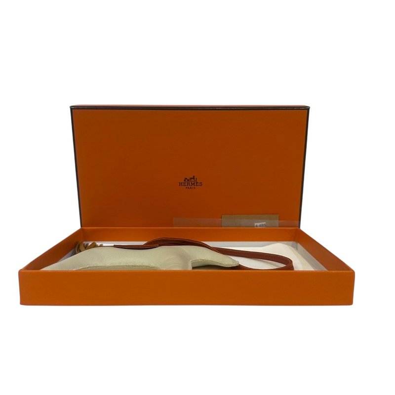 【美收精品】HERMES米白色小馬吊飾 4-485-7