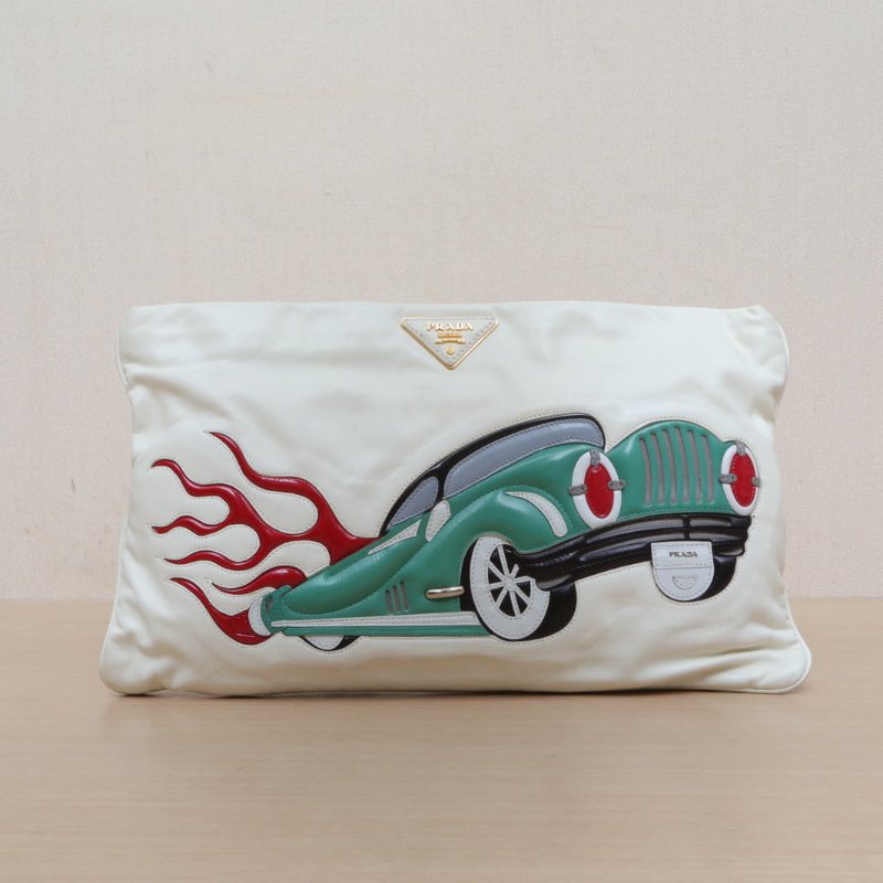 PRADA 白色羊皮手拿包肩背包-1