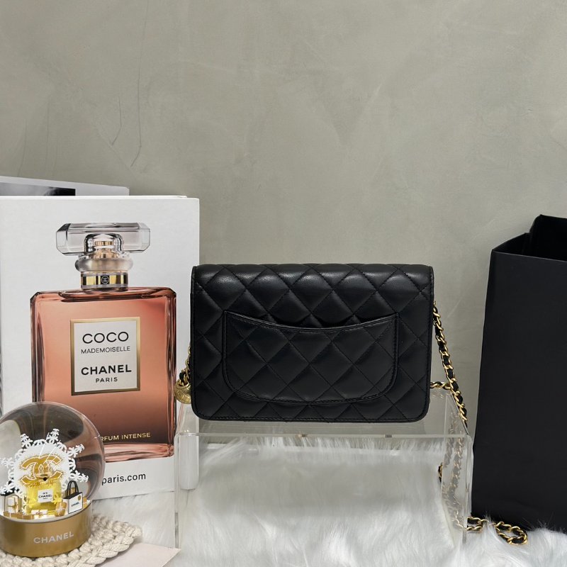 CHANEL 經典羊皮WOC - 金球黑金-4