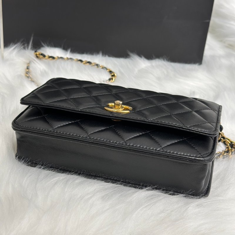 CHANEL 經典羊皮WOC - 金球黑金-5