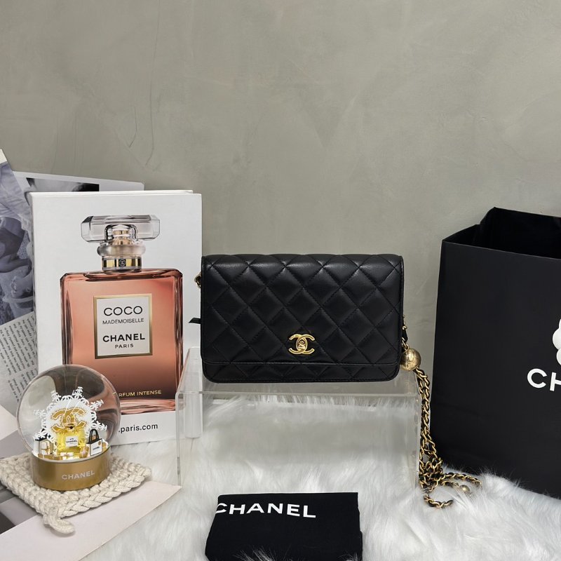 CHANEL 經典羊皮WOC - 金球黑金-7