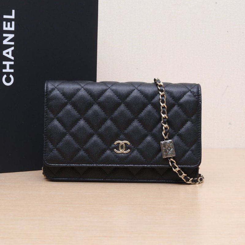 CHANEL CFWOC19黑色荔枝牛皮晶片開金扣包包掛飾皮穿鏈肩背包-0