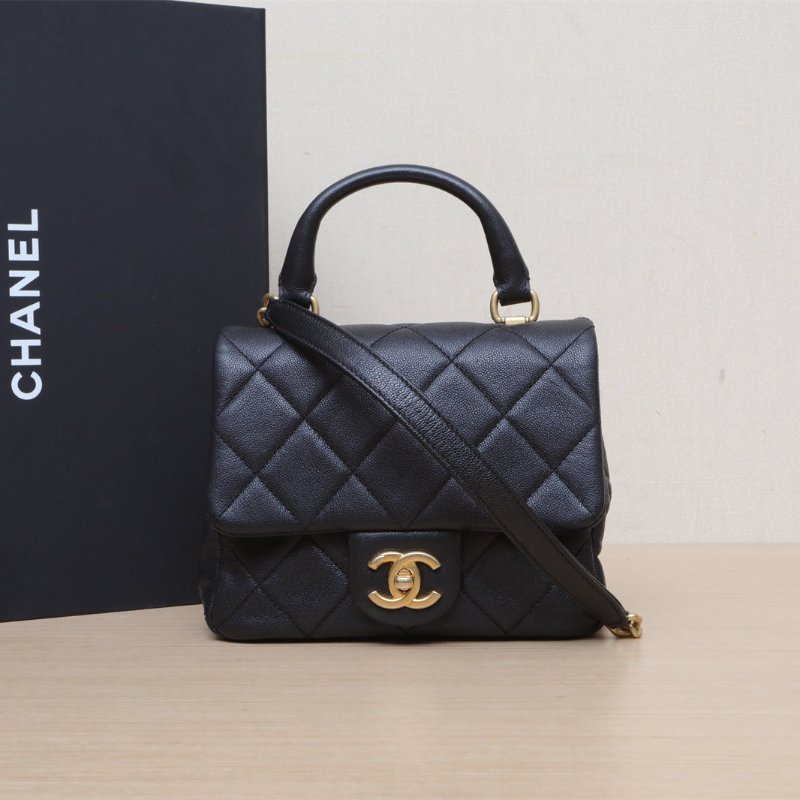 CHANEL 黑色荔枝牛皮晶片開金扣23P手柄方胖子肩背包-0