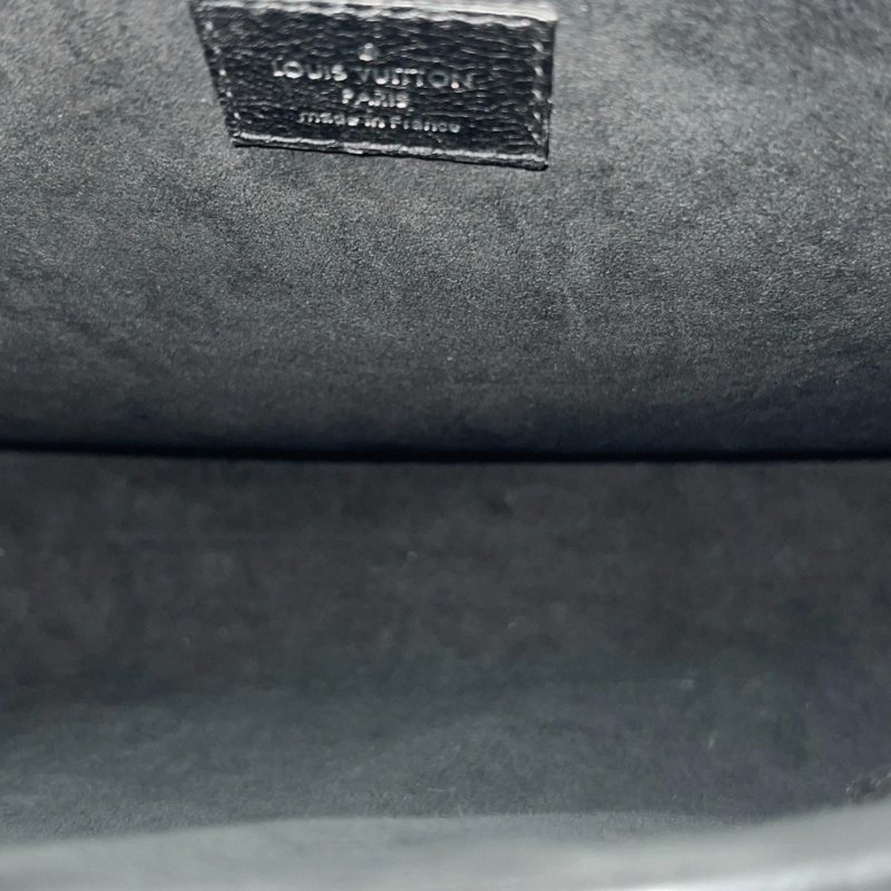 LV 黑色銀扣水波紋手提肩背包 31*21*12 98新配件塵袋-4