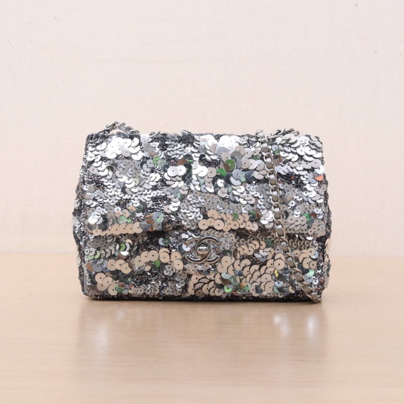 CHANEL 銀色珠片晶片開銀扣25C秀款CF口蓋包大Mini20肩背包-1