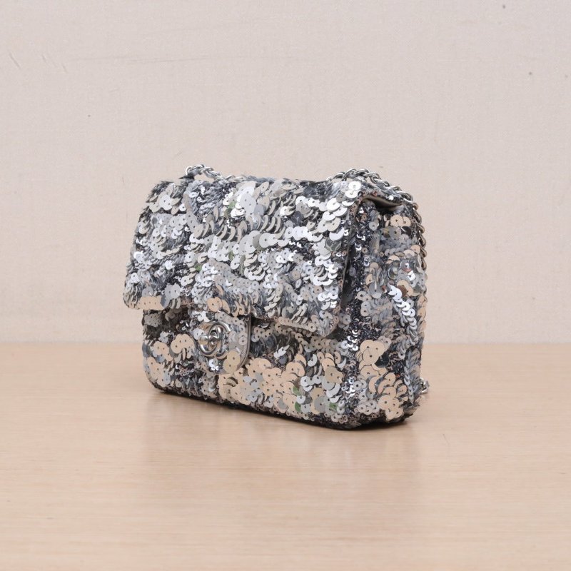 CHANEL 銀色珠片晶片開銀扣25C秀款CF口蓋包大Mini20肩背包-3