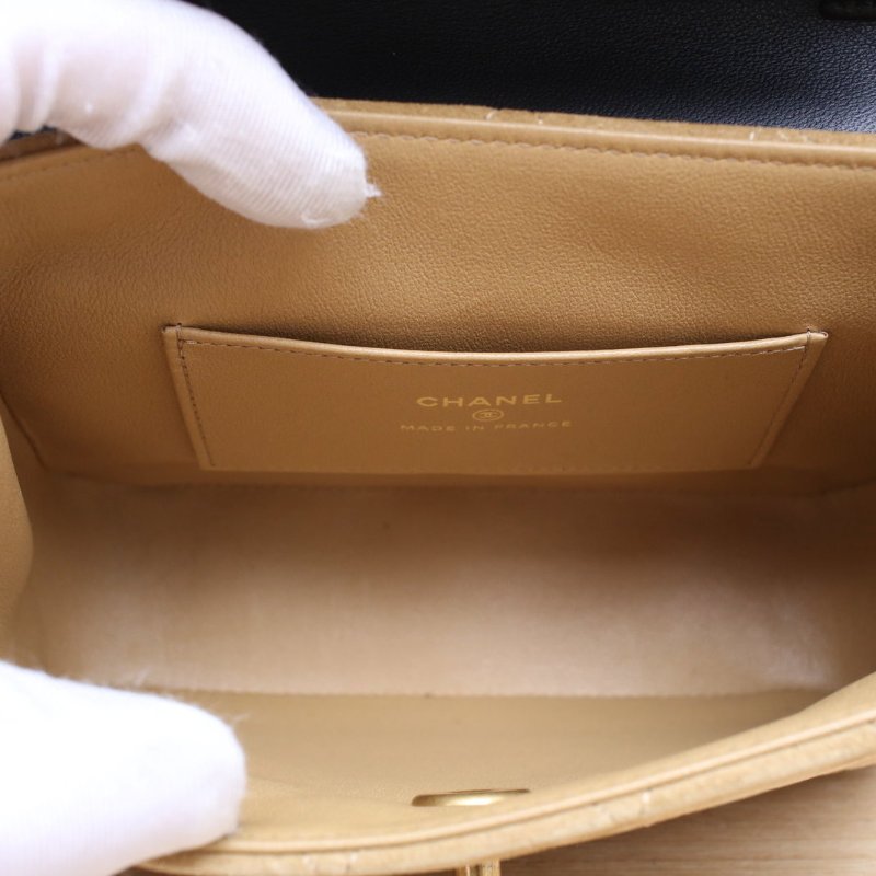 CHANEL 拼色羊皮麂皮鐳射標金扣25A手工坊豎版口蓋包/肩背包-3